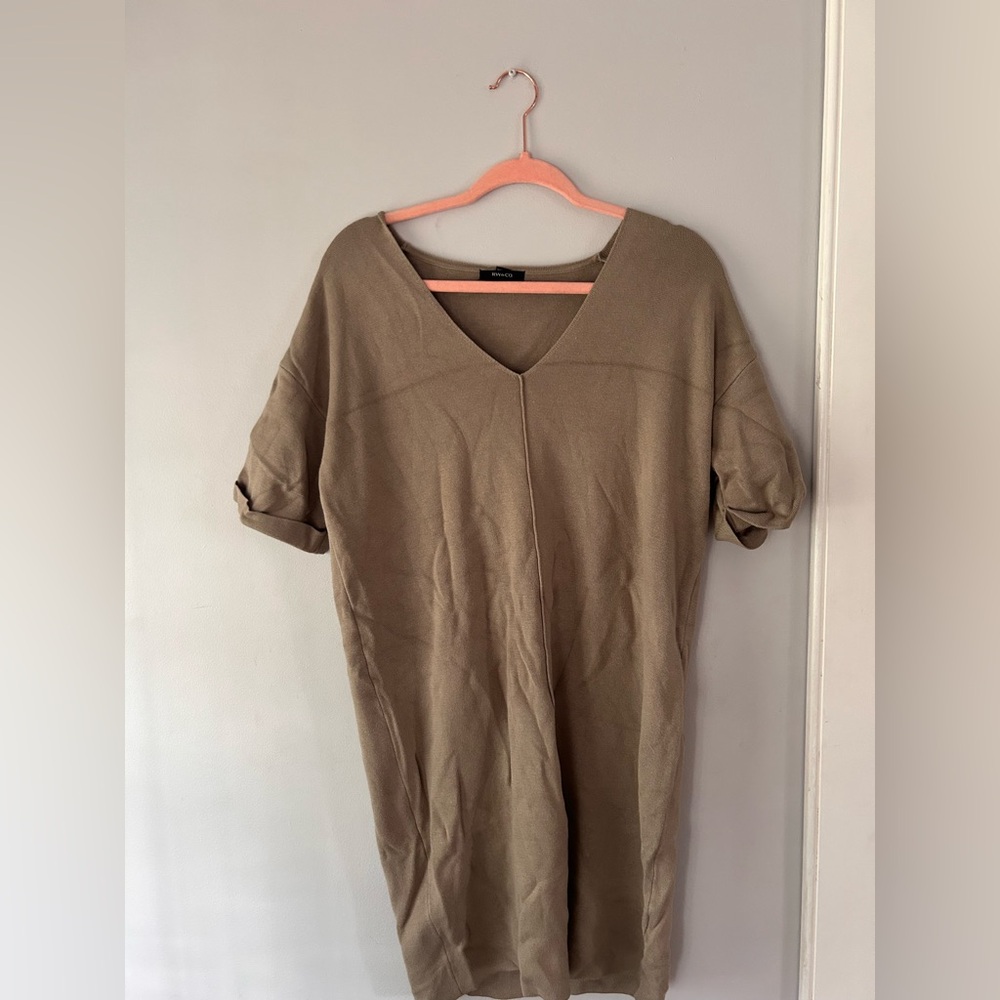 RW&CO Women's Tan V-Neck Top
